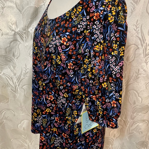 CeCe Black Floral Short Sleeve Scoop Neck Top - Picture 4 of 6